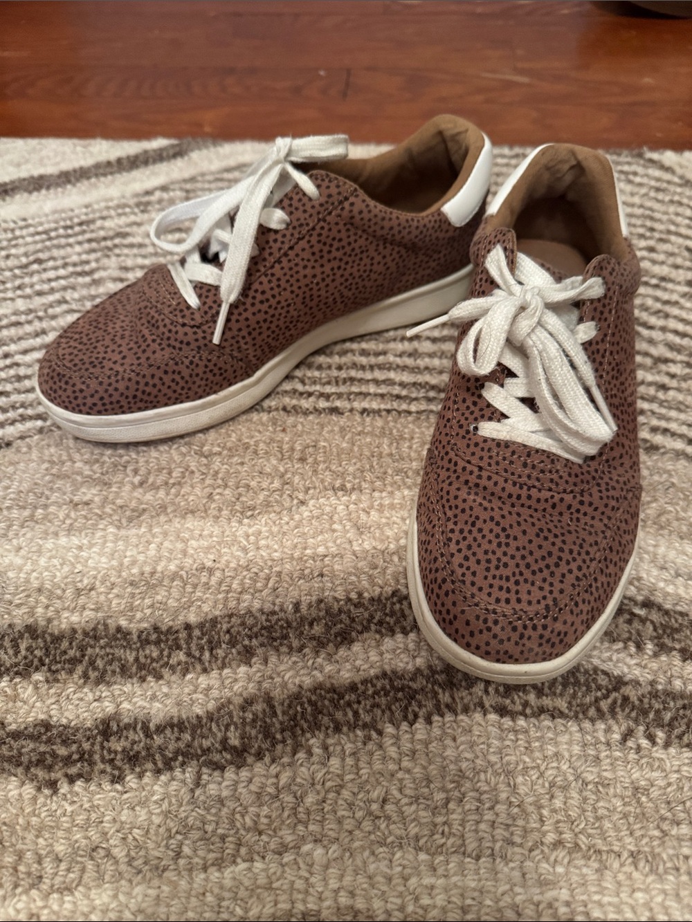 Brown Speckled Casual Lace-Up Sneakers